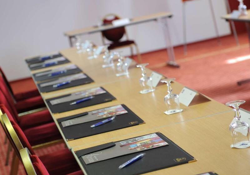 فندق Atrium Arles Centre