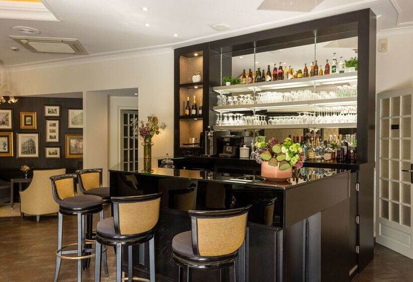 Отель Best Western Plus Le Moderne