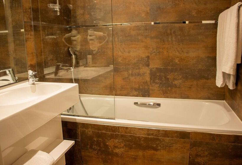 Отель Best Western Plus Le Moderne