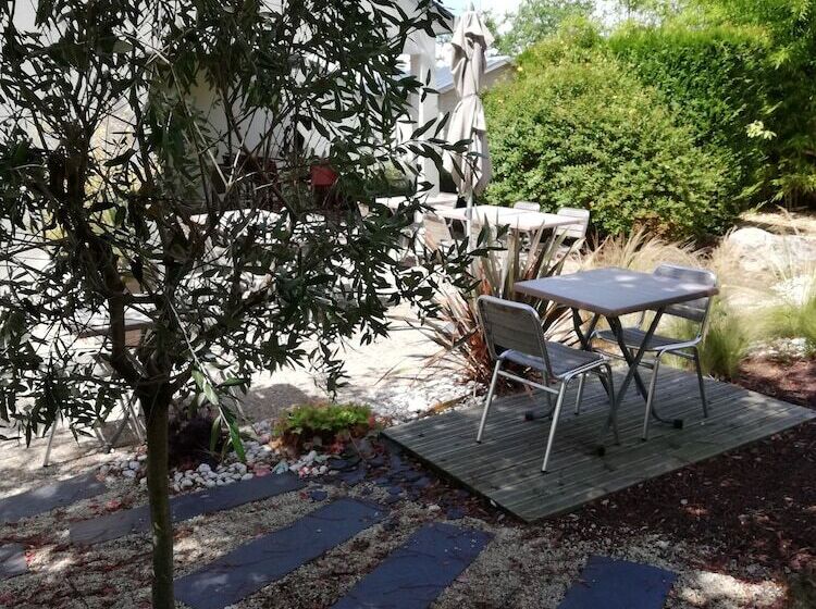 בית מלון כפרי Campanile Caen Est Mondeville