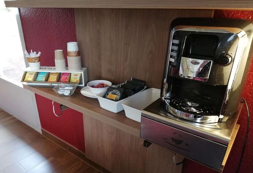 בית מלון כפרי Campanile Caen Est Mondeville