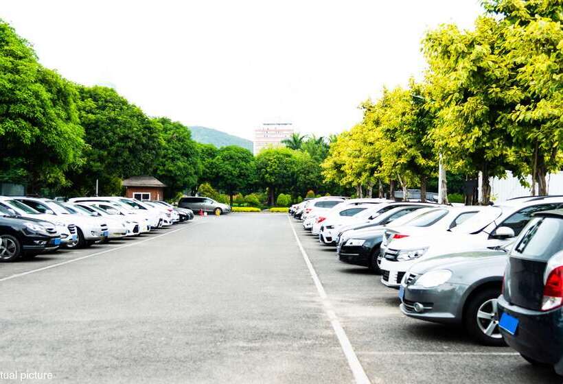 Отель Campanile Lille Nord  Wasquehal