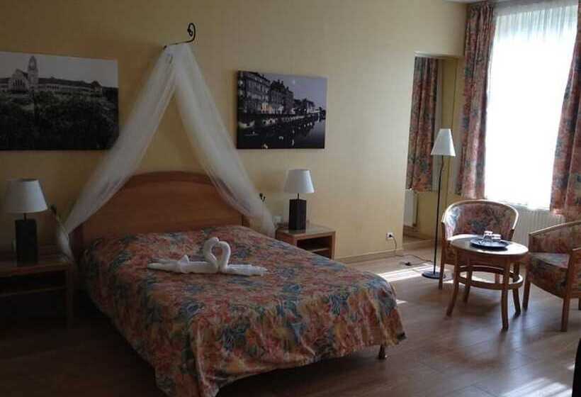 Отель Hôtel Du Théâtre Centre Historique Parking Souterrain Gratuit