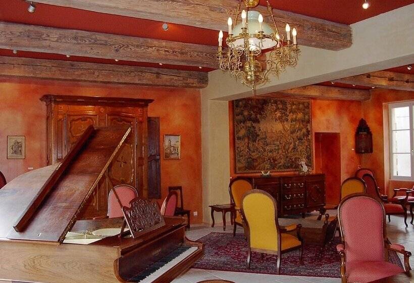 Отель Hôtel Du Théâtre Centre Historique Parking Souterrain Gratuit