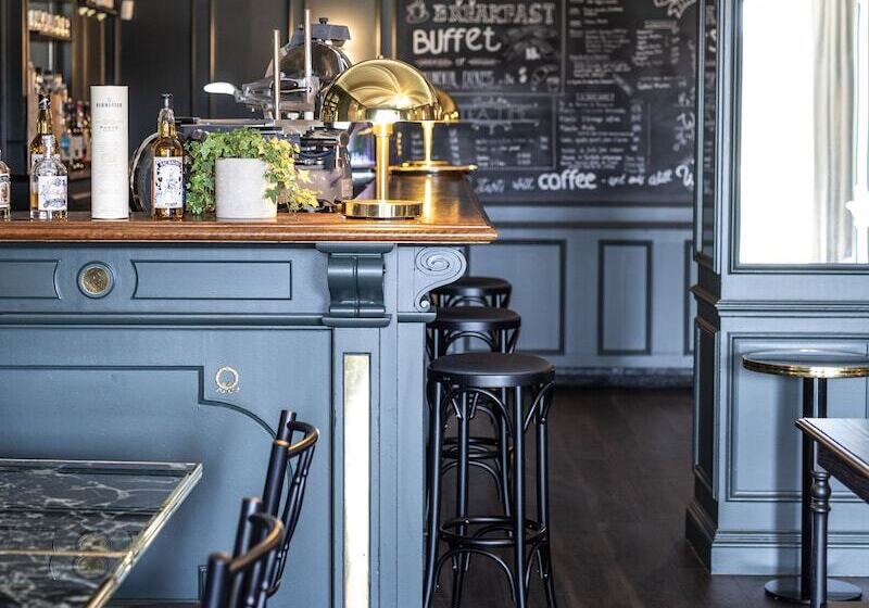 هتل Ermitage De Corton   Teritoria