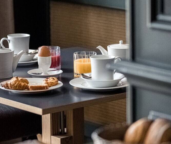 هتل Ermitage De Corton   Teritoria