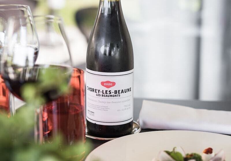 هتل Ermitage De Corton   Teritoria