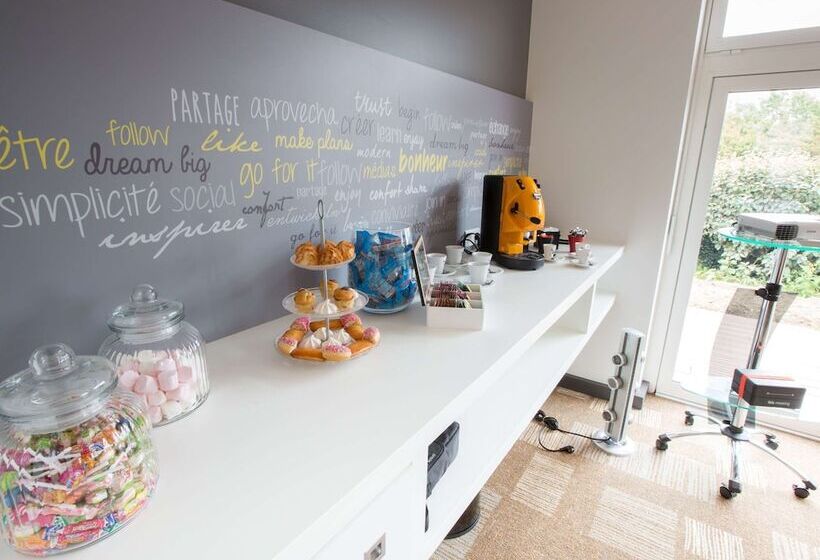 Отель Ibis Cherbourg La Glacerie