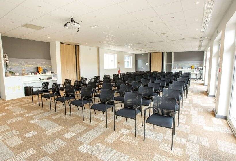 Отель Ibis Cherbourg La Glacerie