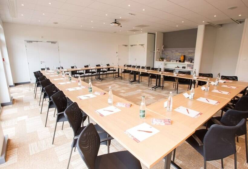 Отель Ibis Cherbourg La Glacerie