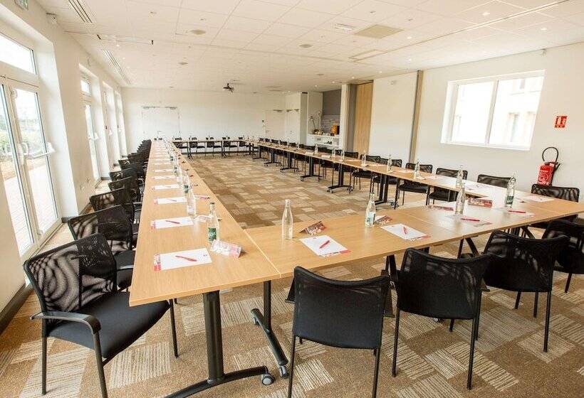 Отель Ibis Cherbourg La Glacerie