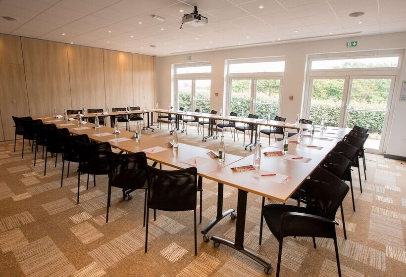 Отель Ibis Cherbourg La Glacerie