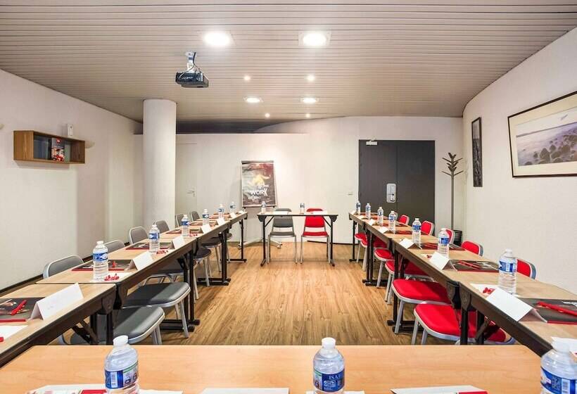 Отель Ibis Lorient Centre Gare