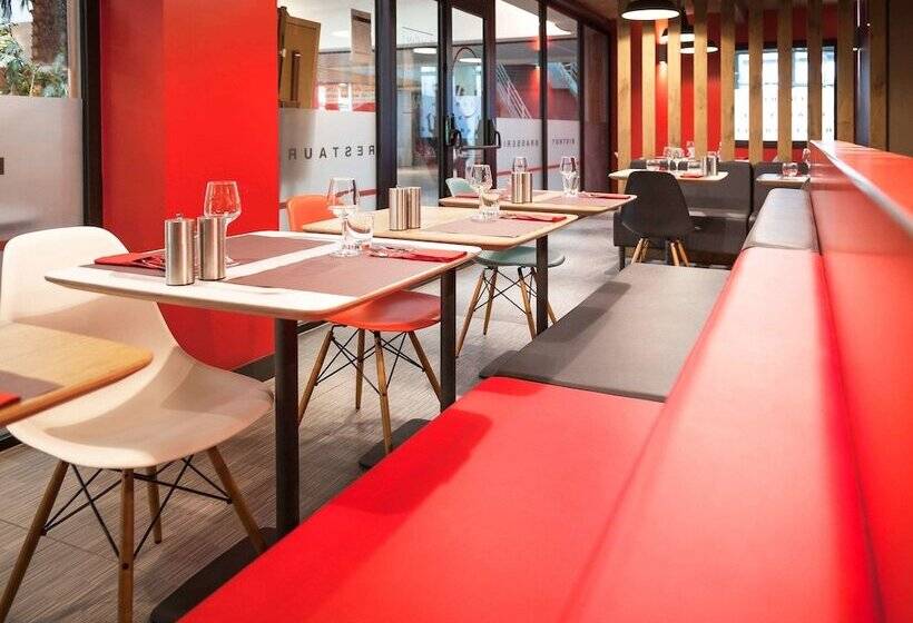 Отель Ibis Lorient Centre Gare