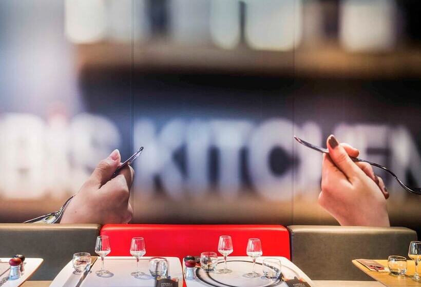 Отель Ibis Lorient Centre Gare