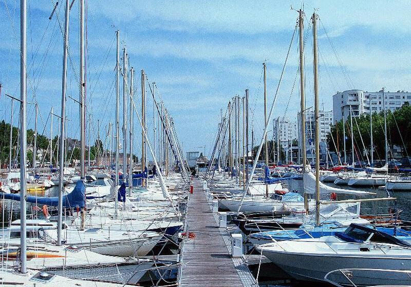 Отель Ibis Lorient Centre Gare