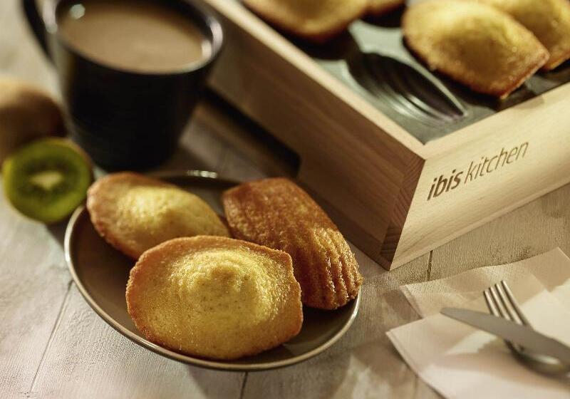 Отель Ibis Lorient Centre Gare