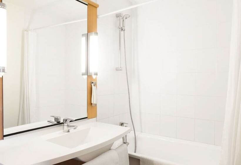 ホテル Ibis Saintnazaire Trignac