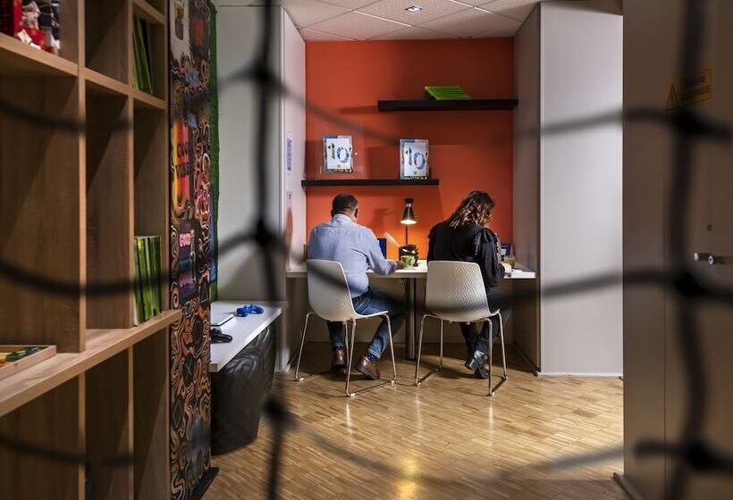 Отель Ibis Styles Strasbourg Stade De La Meinau