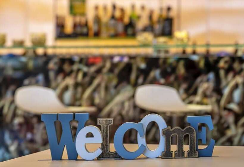 ホテル Ibis Styles Strasbourg Stade De La Meinau