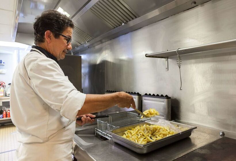 هتل The Originals City, Hôtel Du Phare, Bordeaux Mérignac