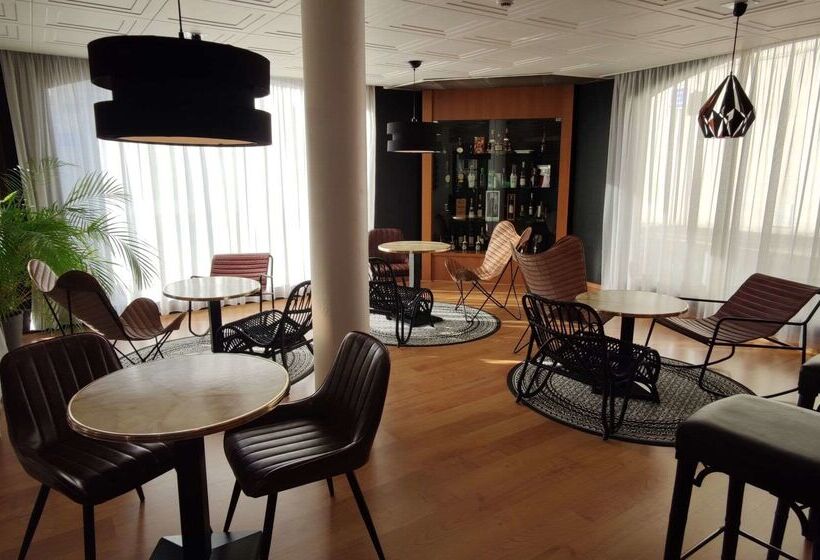 Отель Hôtel Le Valois, Cognac Centre