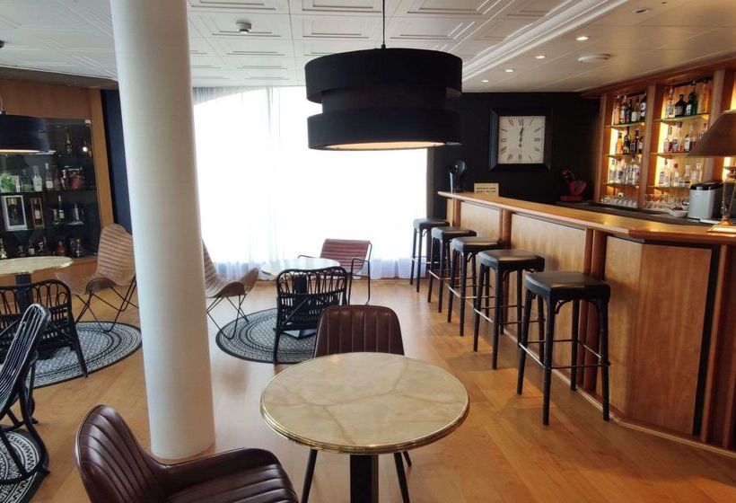 Отель Hôtel Le Valois, Cognac Centre