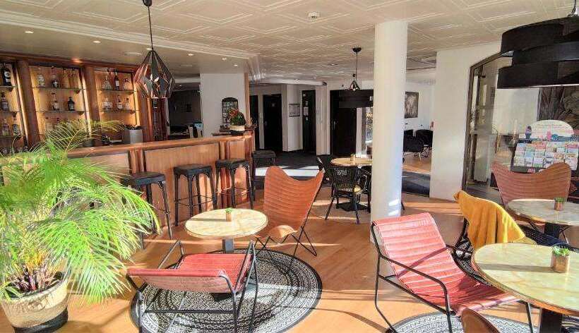 Отель Hôtel Le Valois, Cognac Centre