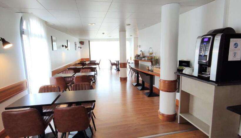 Отель Hôtel Le Valois, Cognac Centre