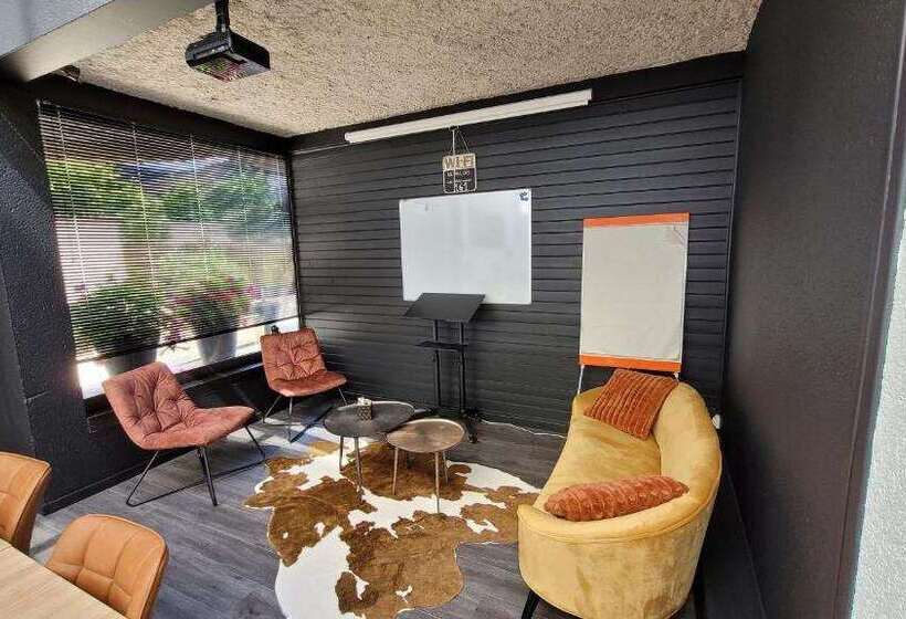 Отель Hôtel Le Valois, Cognac Centre