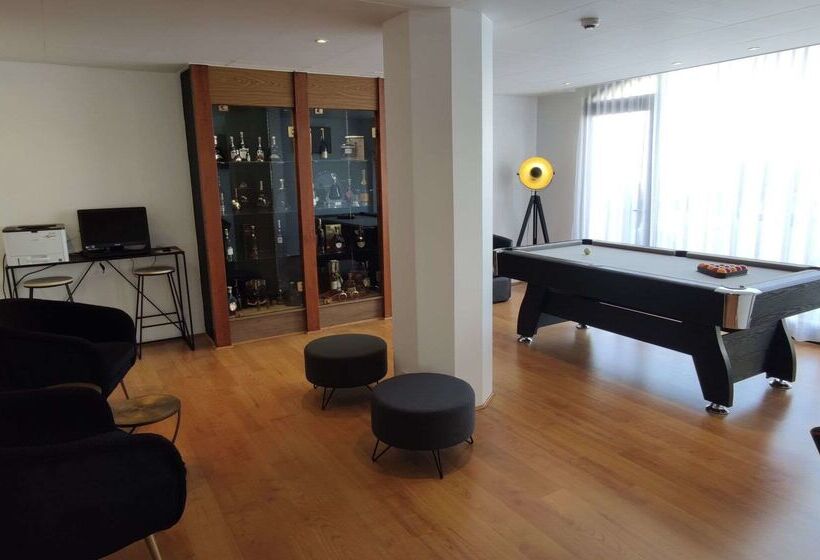 Отель Hôtel Le Valois, Cognac Centre