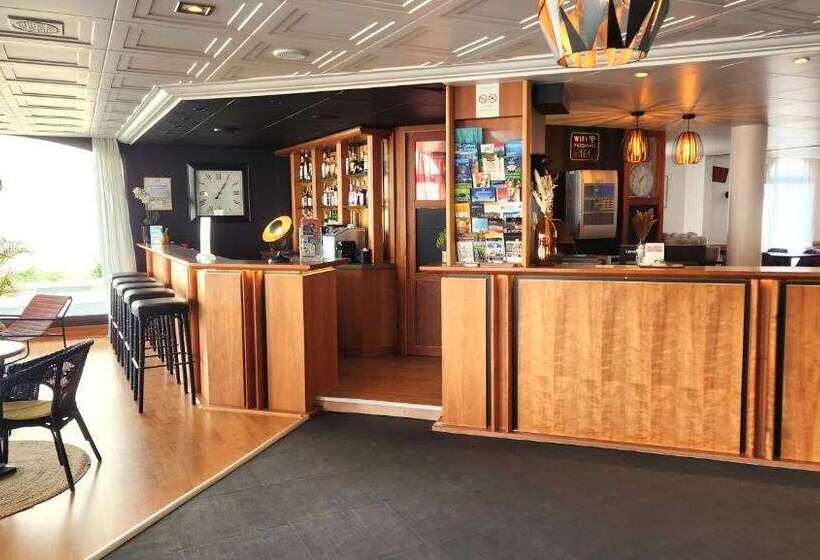 Отель Hôtel Le Valois, Cognac Centre