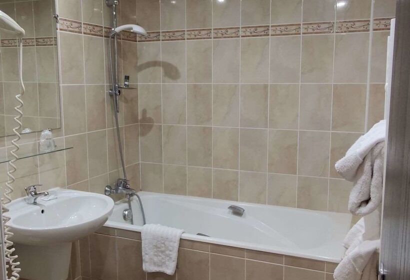 Отель Hôtel Le Valois, Cognac Centre