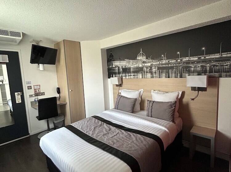 Отель Logis Cris Hôtel, Lyon Est