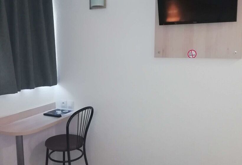 בית מלון כפרי Kyriad Direct Dreux