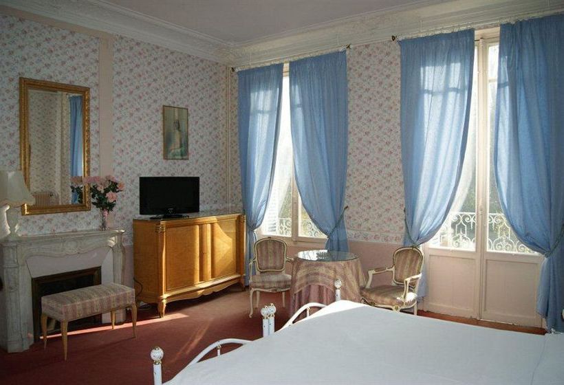 Отель Le Castel Albertine