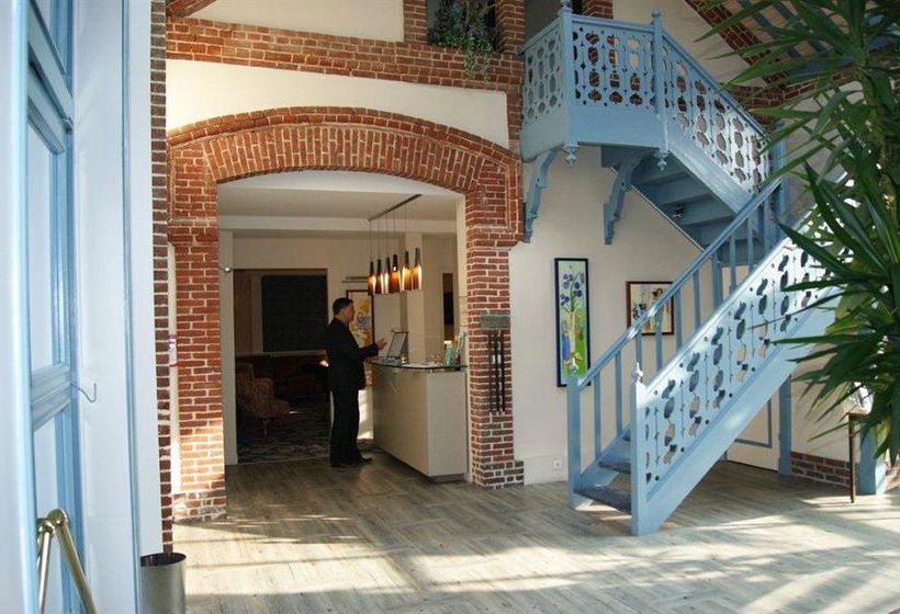 Отель Le Castel Albertine