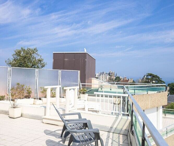 בית מלון כפרי Le Crystal Dinard Plage