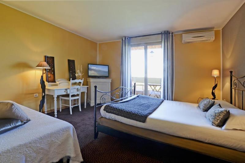 Отель Hôtel Les Jardins