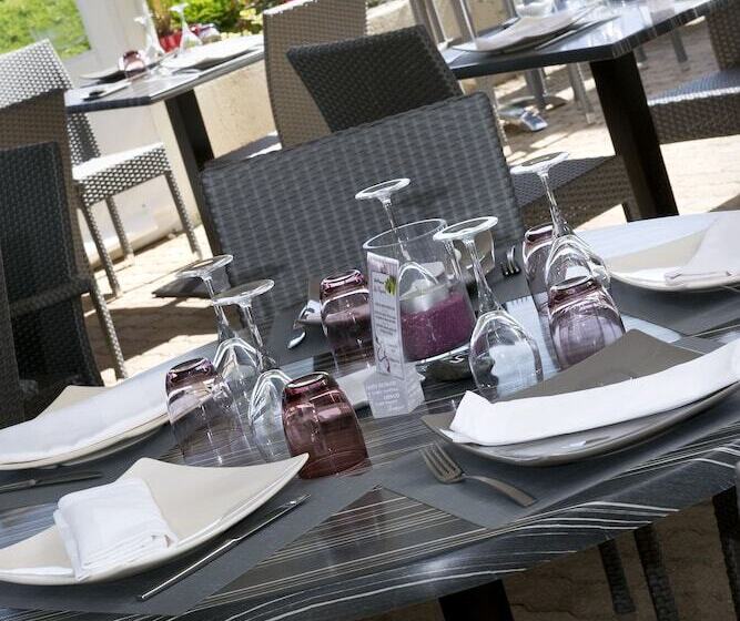 Отель Les Peyrières