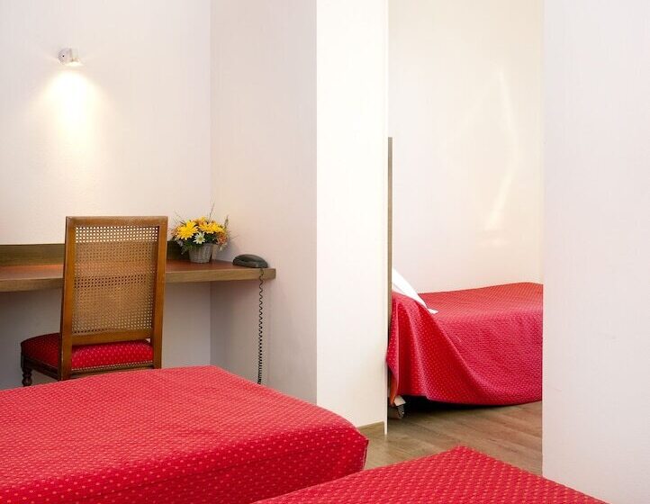 Отель Les Peyrières