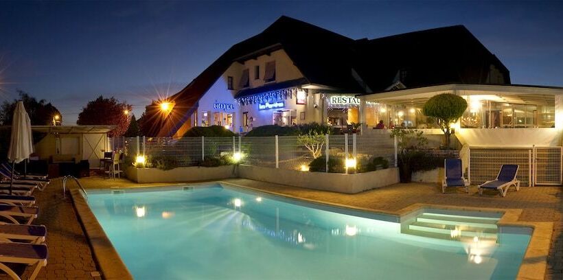 Отель Les Peyrières