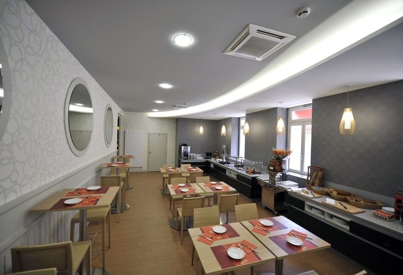 בית מלון כפרי Logis Hôtel De Bourgogne   Mâcon