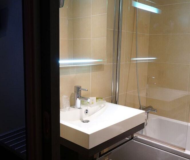 בית מלון כפרי Logis Hôtel De Bourgogne   Mâcon