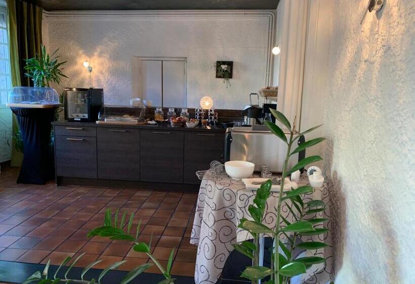 בית מלון כפרי Logis La Thomasse