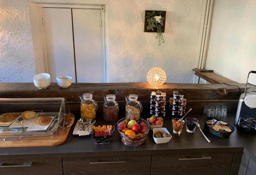 فندق Logis La Thomasse