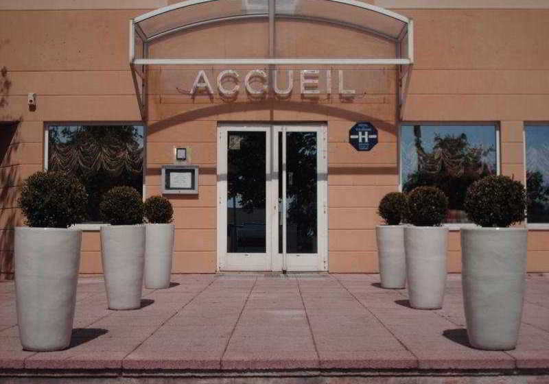 فندق Median Roissy CDG Airport