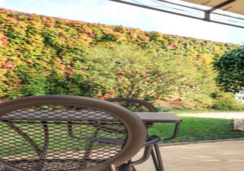 فندق Mercure Tours Sud