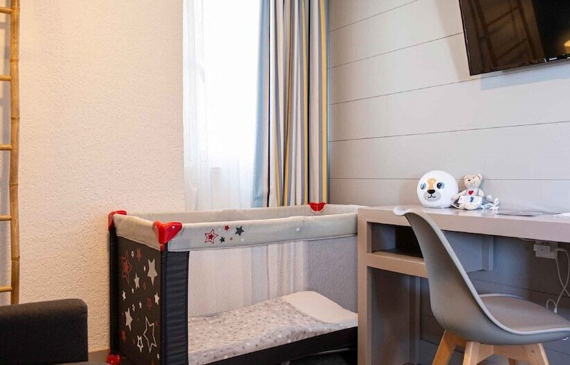 Отель Port Marine