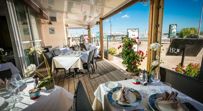 Отель Port Marine